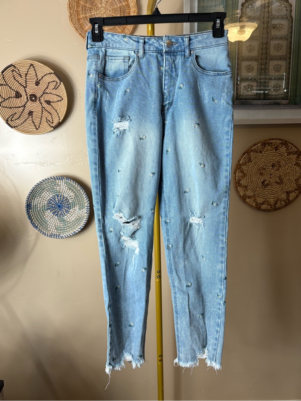 Tinseltown Daisy Distressed Skinny Jeans